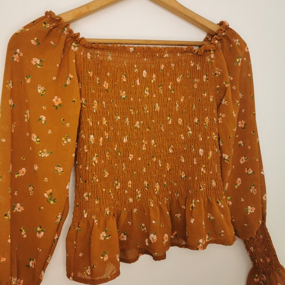 Heart Hips Smocked Blouse sz M - Picture 4 of 12